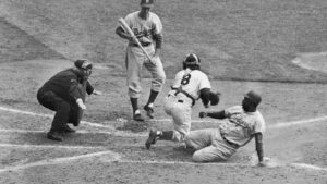 Yankees-Dodgers iconic moments: Jackie Robinson steals home in World