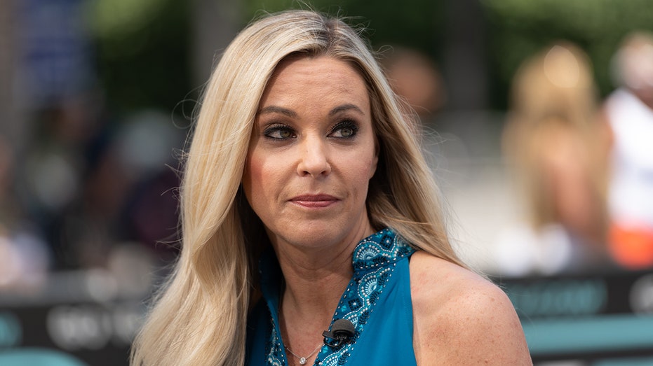 Kate Gosselin budgets Christmas for 8 kids 'to the penny' after losing ...