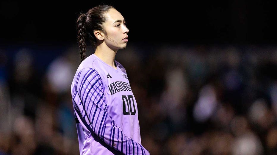 university-of-washington-soccer-star-dead-at-21-from-rare-kidney-cancer